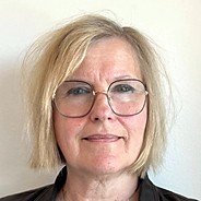 Portrett av Elena Rugsveen, teoritolk hos TeoriTolk