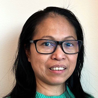 Portrett av Rose Vella Larsen, teoritolk hos TeoriTolk